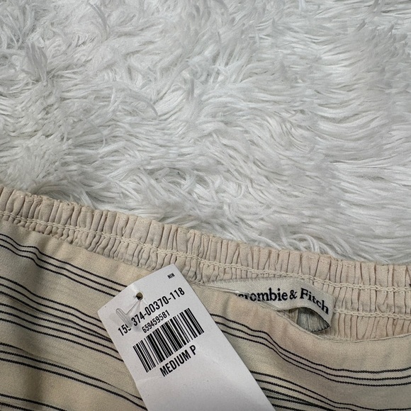 Abercrombie & Fitch Emerson Off-the-Shoulder Dress beige - Picture 4 of 5